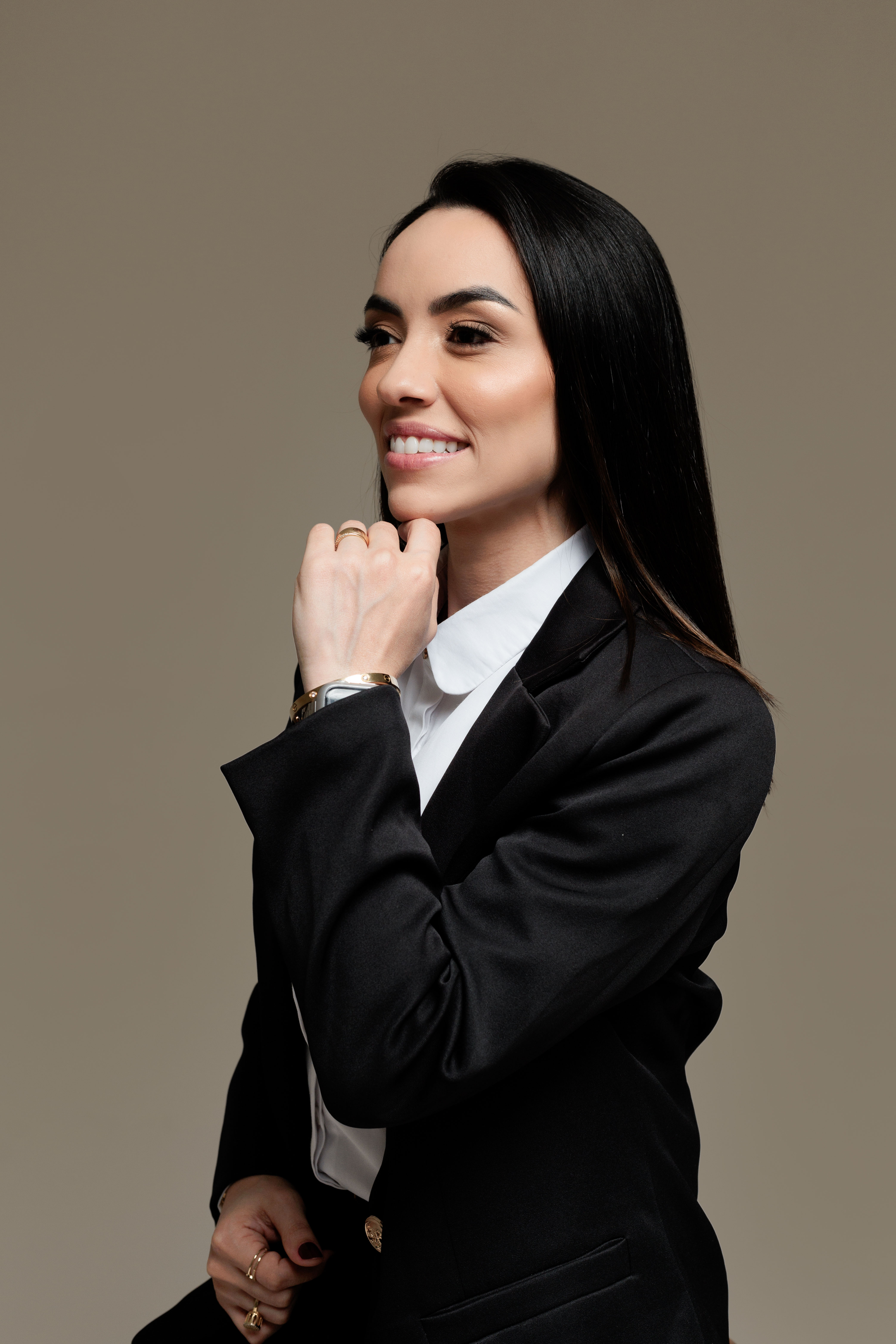 Dra. Iara Dourado - retrato